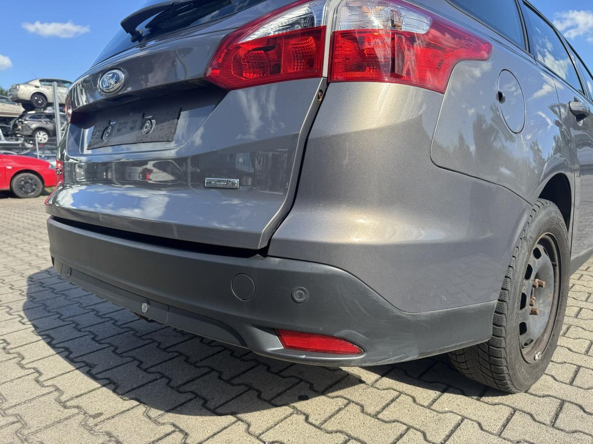 Ford Focus 3 original Sto&szlig;stange Stossf&auml;nger hinten Brisbane Braun Kombi Bj.2012